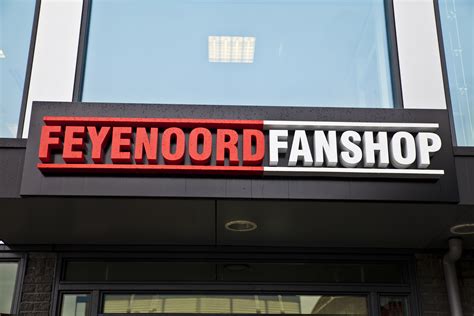 openingstijden feyenoord fanshop